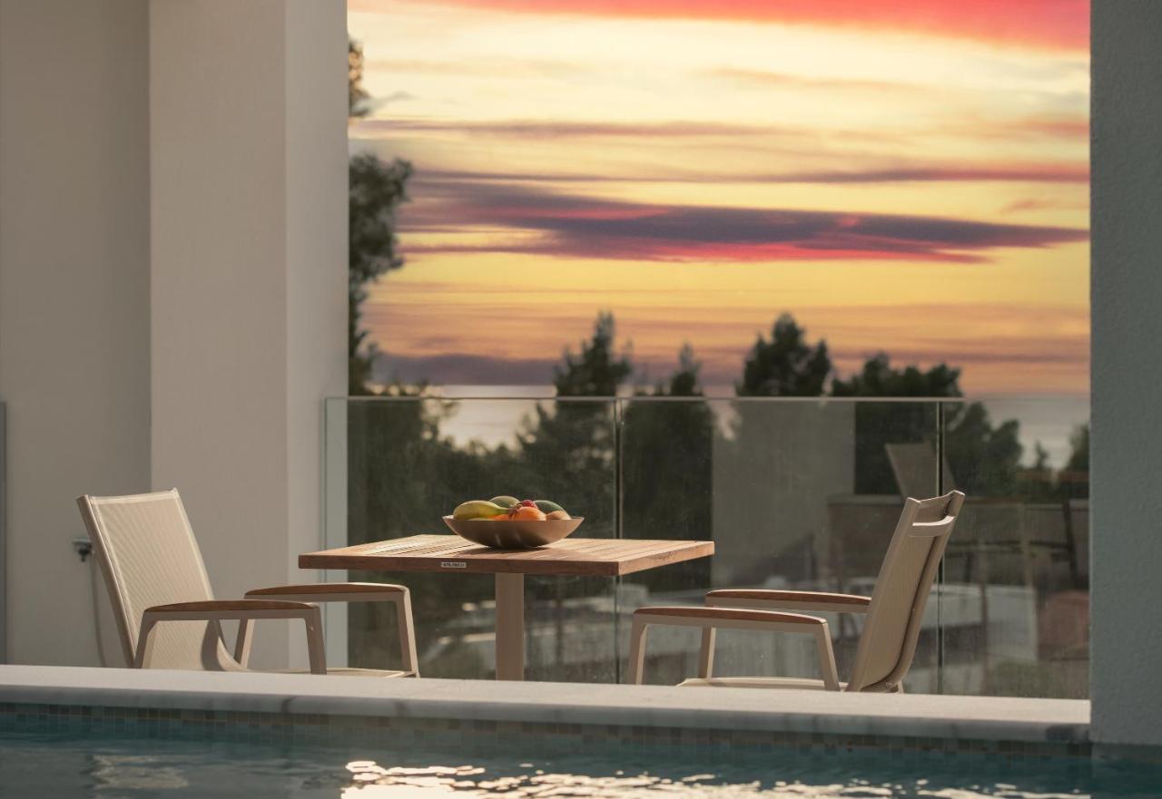 Nikiti Botanic Pool Suites Eksteriør bilde