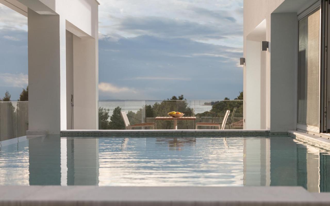 Nikiti Botanic Pool Suites Eksteriør bilde